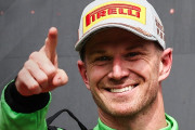 海外ファン「これがF1だ！」「角田はこのままだとシートを失うかも…」2025年F1イギリスGP決勝結果、ランド・ノリスが優勝！ニコ・ヒュルケンベルグが3位で悲願の初表彰台！大波乱のイギリスGPに世界が熱狂【海外の反応】