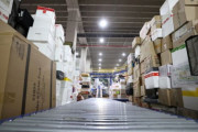 韓国人「宅配荷物の積み下ろし作業をする日本人女性が着るスーツがすごい件」