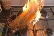 外国人「ツッコミどころの多い食い物の画像を見せていくｗｗｗｗ」