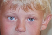 ロシア人「これが5歳の俺だ、お前らの子供時代の写真を見せてくれ」