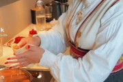 オランダ人「伝統衣装が最高の国ってどこになるんだろう？」