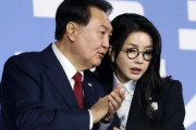 【韓国の反応】「尹錫悦大統領夫人が“戒厳当日”に美容整形外科！？韓国国内で大炎上＆波紋拡大！」