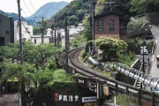 箱根にあるこの高架と道路、構図が素晴らしいと海外で話題に