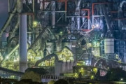 海外「FFでここ行ったわｗ」「確かにミッドガル」「あれはFF7の魔晄炉だ、だまされんぞ！」夜景が綺麗な三菱マテリアルの九州工場（海外の反応）