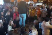 海外「スウェーデンでは25000人がスキーをして、規制ギリギリの499人でパーティーをしているようだ」