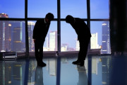 中国人「日本人はどうでもいいことでペコペコ頭を下げるのに、なぜ歴史の罪は直視せずに跪かないのか」