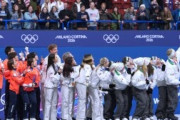 日本は抗議！ミラノ五輪団体フィギュアの表彰台で起きた前代未聞アクシデント！←「妨害工作の可能性は？」（海外の反応）