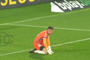 【海外の反応】敗戦にうなだれるGKに素敵な瞬間が訪れる「サッカーも捨てたもんじゃない」