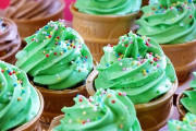 この旨さは…日本の餅クリームドーナツって食べたことある？「去年の2月にその路地を歩いたわよ！」「綺麗な光景だね！」海外の反応