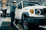 【海外の反応】ランドクルーザーが作られている日本の工場を見てみよう！