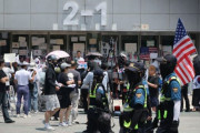 韓国人「フェンシング韓国代表が他人の剣を借りて大会に？！」不正選挙を主張するデモ隊が体育団体施設を占拠、代表選手の用具搬出を妨害し批判殺到