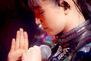 BABYMETALの新曲のこのパートは、すぅとPoppyのどっちが歌ってるの？　【海外の反応】