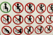 【海外】「日本の公衆トイレにある注意書きがヤバすぎるのだがw」