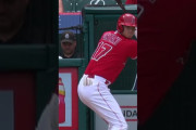 海外「いい表情！」「キャッチャーもすごい」大谷選手が珍プレーを受けたシーンに注目