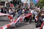 旭日旗を破って燃やして…日本の汚染水放流に憤慨した済州の海女たち＝韓国の反応