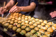 海外「アニメかな」日本のタコ焼き屋が販売していたブツに海外びっくり仰天！（海外の反応）