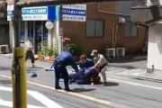 海外「日本、刃物男を取り押さえる警察+民間人の団結力」→「アメリカなら撃たれているね」