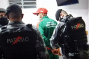 【海外の反応】ブラジルで大事件！選手が主審の頭部を蹴り、殺人未遂で現行犯逮捕「狂人だわ…」