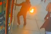 海外「ニューヨークの惣菜店に火炎瓶を投げる黒人」