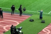 海外の反応「凄すぎる」日本の美人女優が選手権決勝で美声披露！圧巻の生歌に中国感動