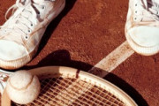 女子テニス選手「ム・・虫がいる」 ボールキッズ(スタタタタ!!!）