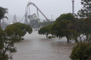 山火事のオーストラリア、待望の雨が降るも今度は洪水が発生…