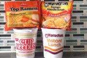 外国人「マルちゃんvs日清、どっちが美味しいラーメンなんだ？」