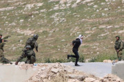 イスラエル兵、手錠・目隠で拘束中のパレスチナ少年を逃走容疑で射撃[海外の反応]