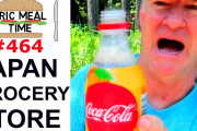 海外「あられに魚！」「このお菓子アメリカにもある！」日本に住むアメリカ人が、日本のスーパーの食べ物をレビュー！