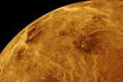 タイタニック見学ツアーの共同創業者、今度は金星に浮かぶコロニーへ観光客1000人を送る計画を打ち立ててしまう
