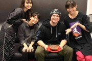 ウィーンで遊んでるBABYMETALの欧米の神バンドの写真　【海外の反応】
