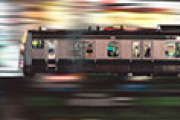外国人「日本の東京以外で公共交通機関が発達している都市と言えばどこ？」