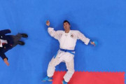 「目が覚めたら金と言われた」東京五輪空手決勝でKOされた選手が金メダリストに（海外の反応）