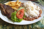 ブラジル人「下流階級の食事といえば何？」日本「カレーライスだ」