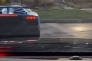 ポリス「そこの車止まりなさい」ランボルギーニ「捕まえてみろよｗｗｗｗｗｗｗ」