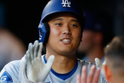 【海外の反応】大谷翔平が異次元の超低空44号ソロ！「外野手の手前に落ちるかと思ったｗ」