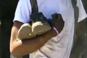 海外「10歳の少年にカツアゲをする黒人男性(24歳)wwwww」