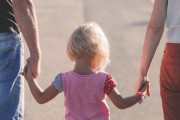 「今どきの子育てのトレンドで、これは嫌だと感じているものは何？」回答いろいろ
