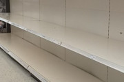 イギリス人「おい、俺達の国でもトイレットペーパーが売り切れなんだが…」