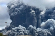 【韓国の反応】阿蘇山噴火…噴煙が3.5km上空へ、韓国「白頭山もいつ噴火するか分からないくらい危険な状態だ」