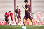 外国人「重要な存在になる」伊藤洋輝、バイエルンで左SB起用か!?地元紙が報道！予想スタメン入り！海外のファンは歓迎！【海外の反応】