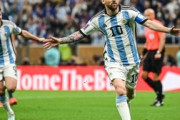 外国人「凄すぎる」アルゼンチン、メッシの2ゴールで悲願のW杯優勝！フランスはエンバペ3発もPK戦で涙！歴史に残る決勝戦に！【海外の反応】