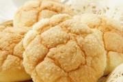 韓国人「日本のメロンパンにメロンが入ってない理由を知って驚いた」→「名前の秘密に驚愕…（ﾌﾞﾙﾌﾞﾙ」