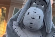 海外「日本から学ぶべきだね！」東京ディズニーランドのキャラクターが行った地震対応を外国人が大絶賛！