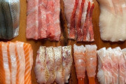 外国人「見よ、これが日本人が食べている刺し身という料理だ」