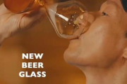 外国人「日本がビールをゆっくり飲めるグラスを発明してしまった」