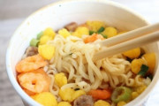 海外「私の身体は日本のカップ麺でできてるの」日本のインスタントラーメンにドハマリする外国人ｗｗｗ