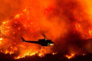【大迷惑】生まれてくる赤ちゃんの性別披露パーティで花火→ 大規模な山火事に発展