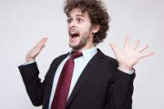 海外「日本の未来は危険がいっぱい？笑」日本のおもしろ英語に外国人も興味津々！
