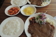 韓国人「韓国式トンカツの盛り付けが美し過ぎる‥」韓国式トンカツは皿にご飯を盛り、日本式は茶碗にご飯　韓国の反応
